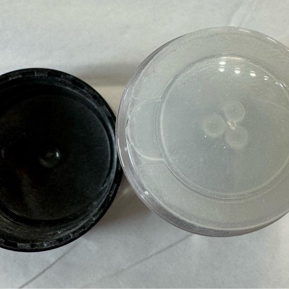 Younique Moodstruck Minerals Pigment Matte 0.03oz. Color is Naive - Picture 3 of 4